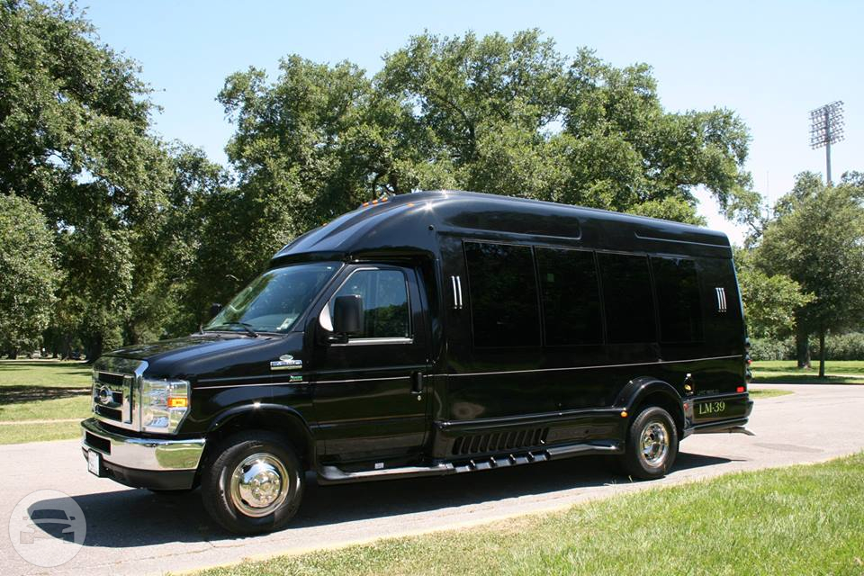 Executive Vans (1-12 Passenger)
Limo /
Metairie, LA

 / Hourly $0.00
