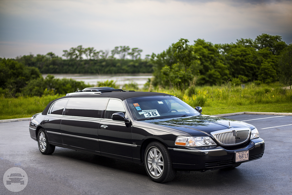6 passenger Lincoln Towncar
Limo /
Chicago, IL

 / Hourly $0.00
