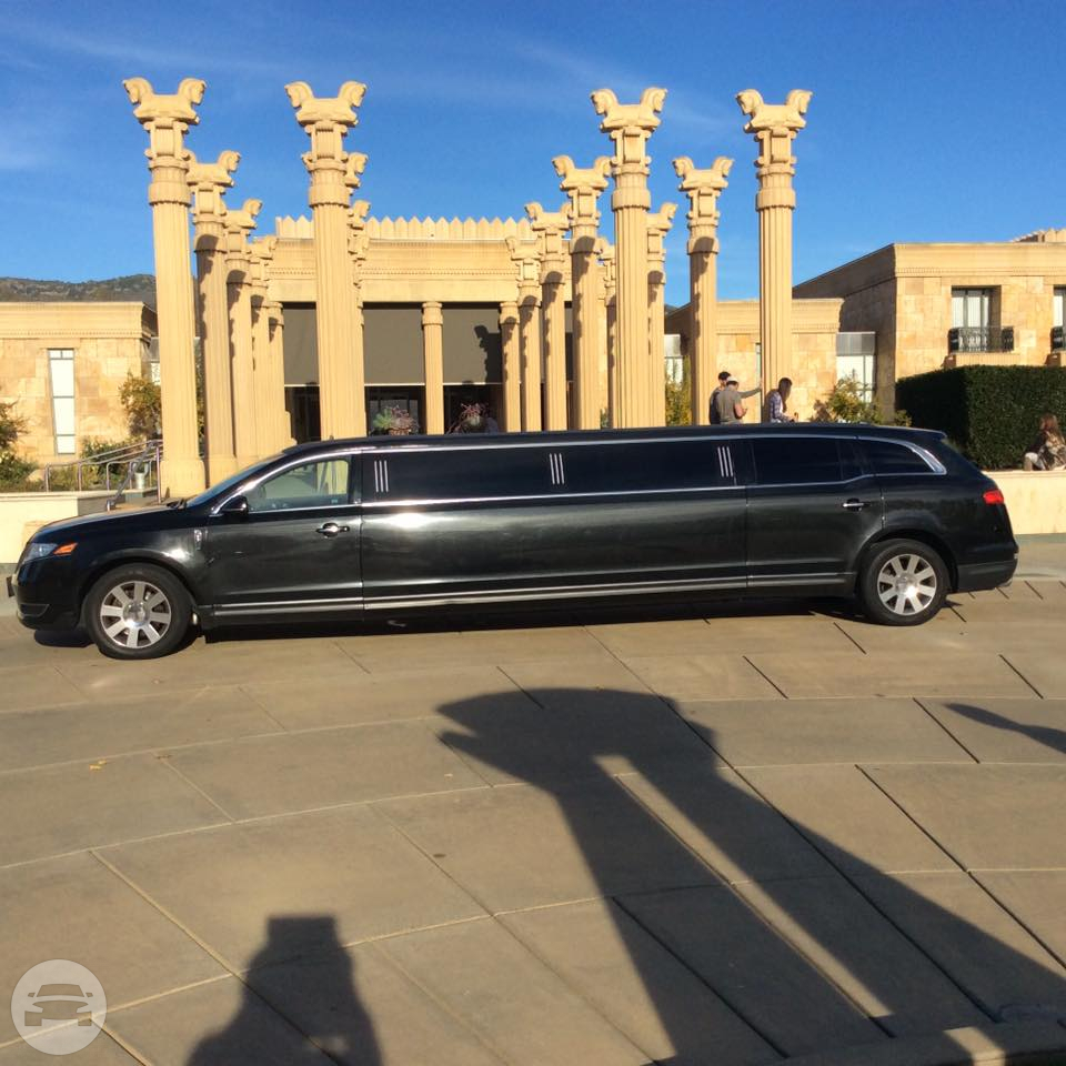 10 passenger Lincoln MKT 
Limo /
San Leandro, CA

 / Hourly $120.00
 / Hourly $130.00
