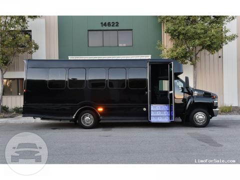 Chevrolet C4500 Mini Limousine Coach
Coach Bus /
Seattle, WA

 / Hourly $0.00
