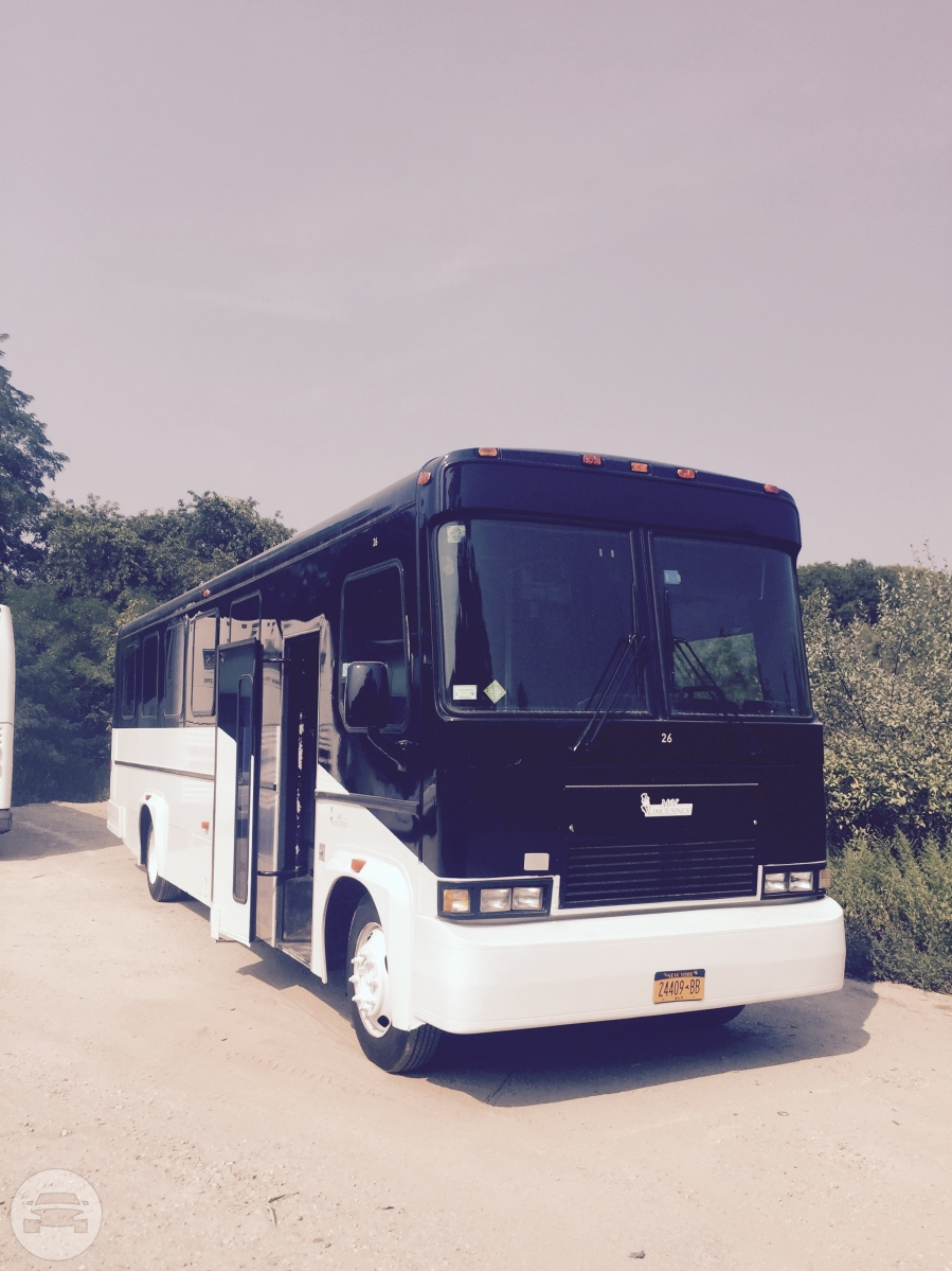 Limousine Coach 30 passenger Party Bus
Party Limo Bus /
New York, NY

 / Hourly $0.00
