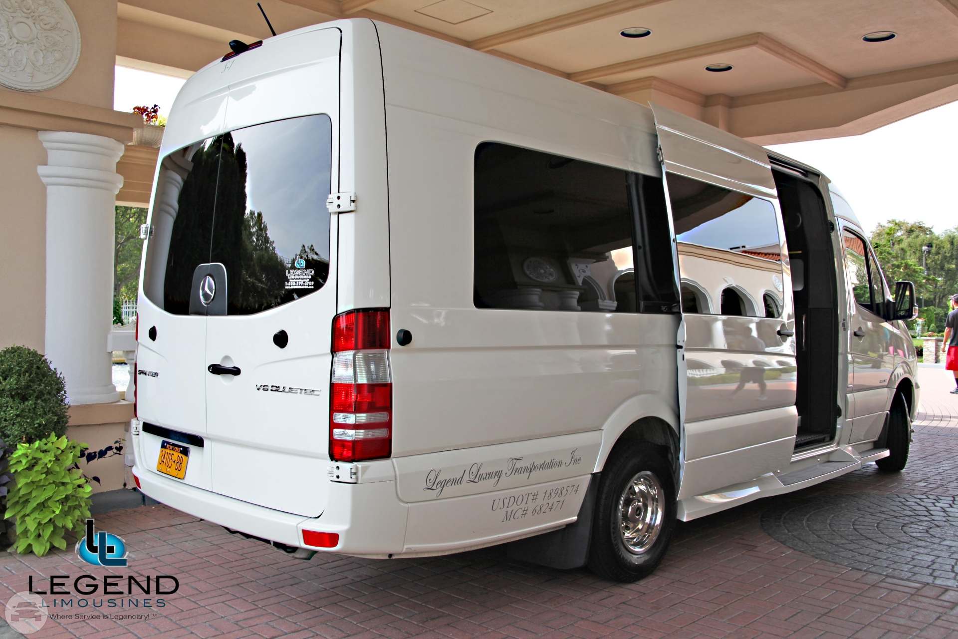 13 Passenger White Diamond Mercedes Benz Sprinter Limo Bus
Van /
New York, NY

 / Hourly $0.00
