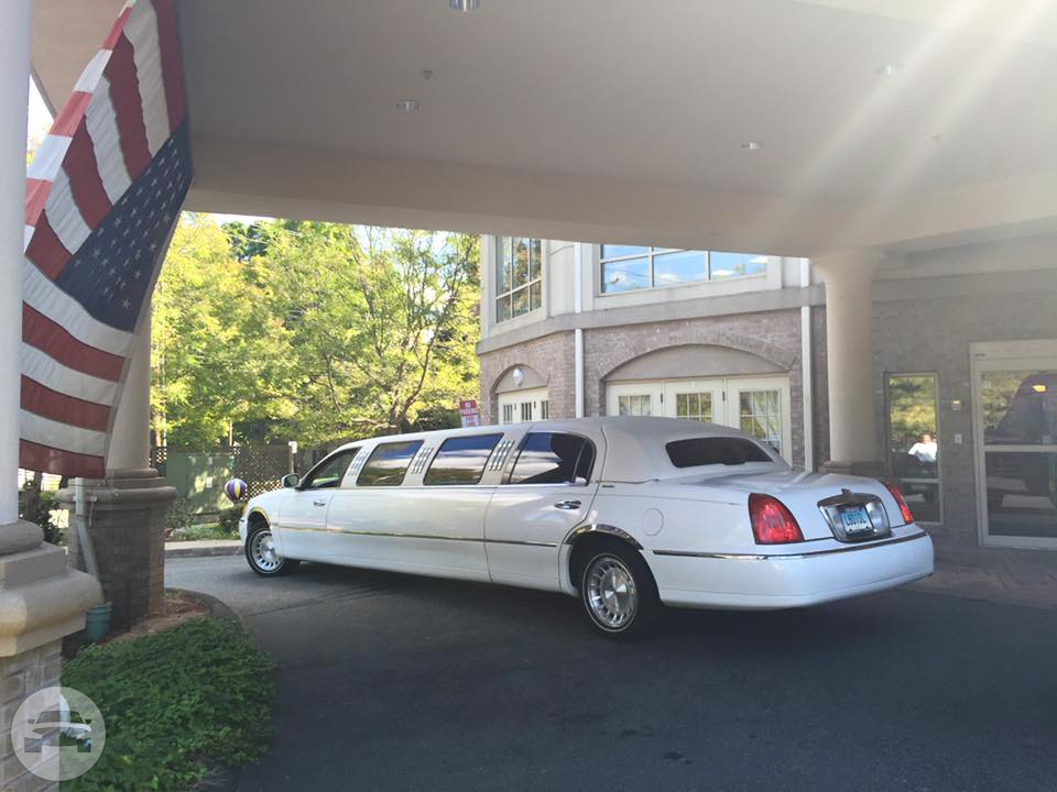 Lincoln Stretch Limousine - White
Limo /
New Haven, CT

 / Hourly $0.00
