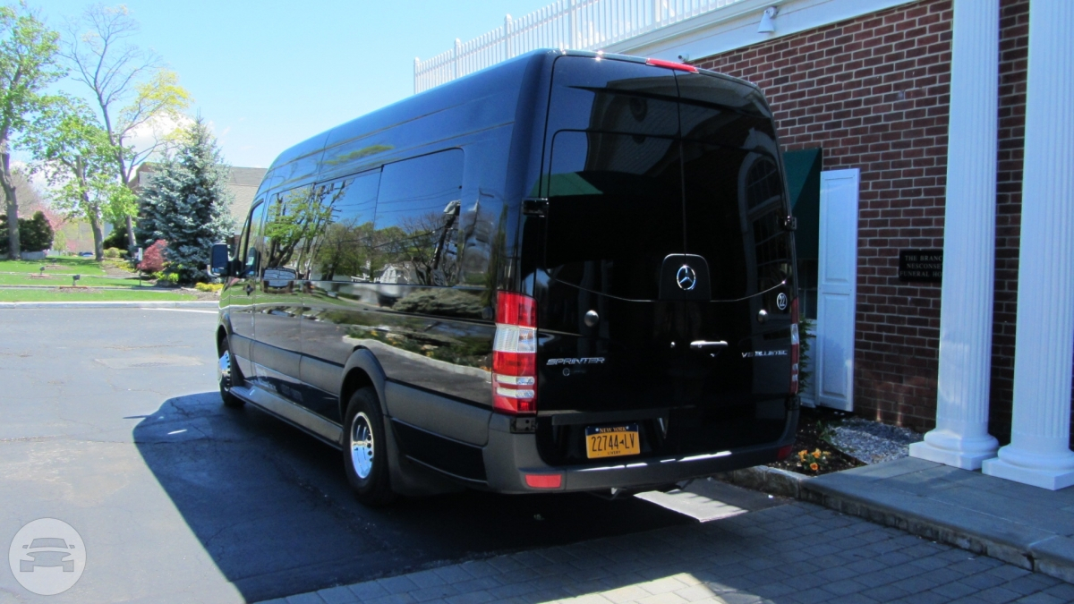 New Mercedes Luxury Sprinter 14 pass
Coach Bus /
New York, NY

 / Hourly $0.00
