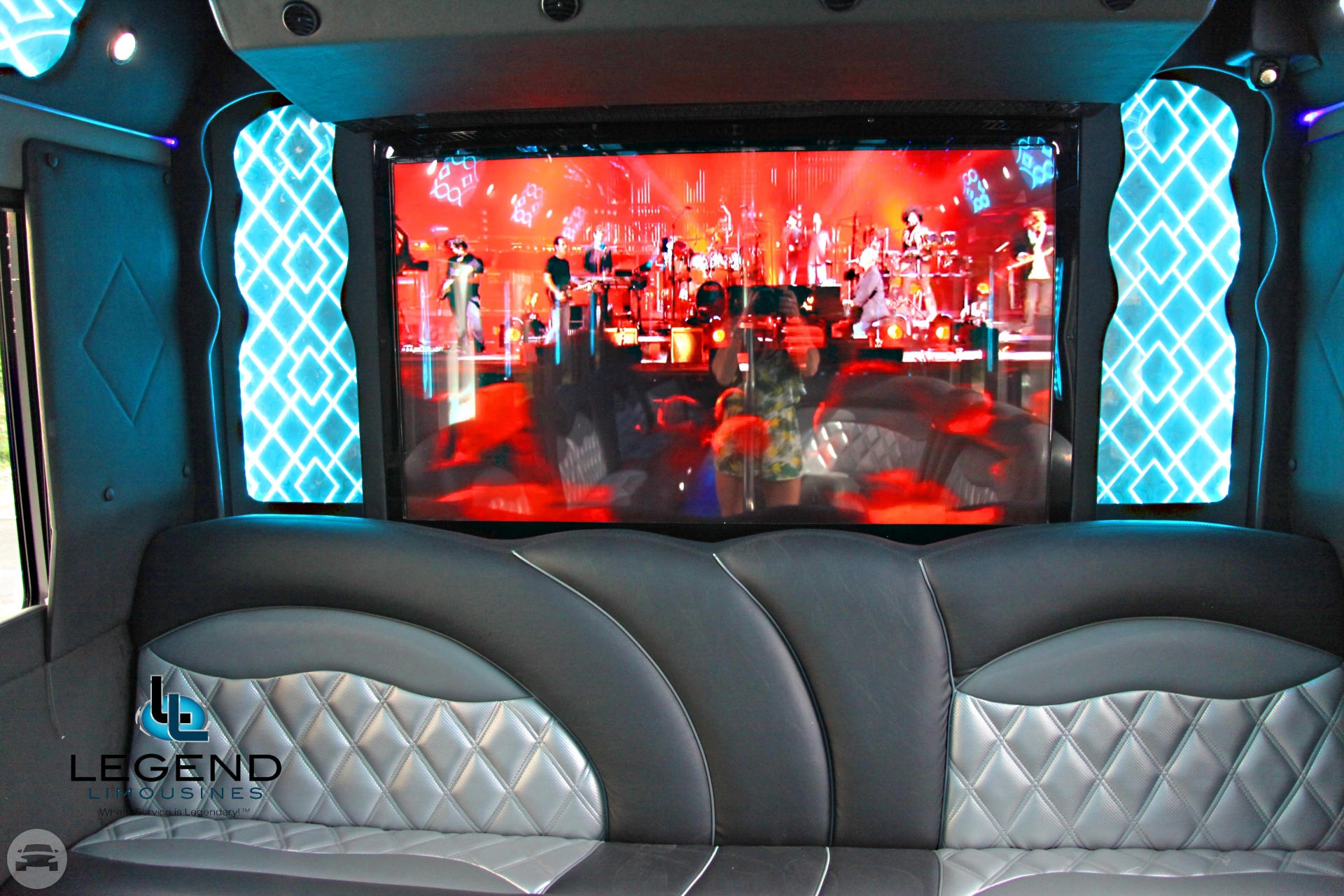 Black and White 46 Passenger Party Bus
Party Limo Bus /
New York, NY

 / Hourly $0.00
