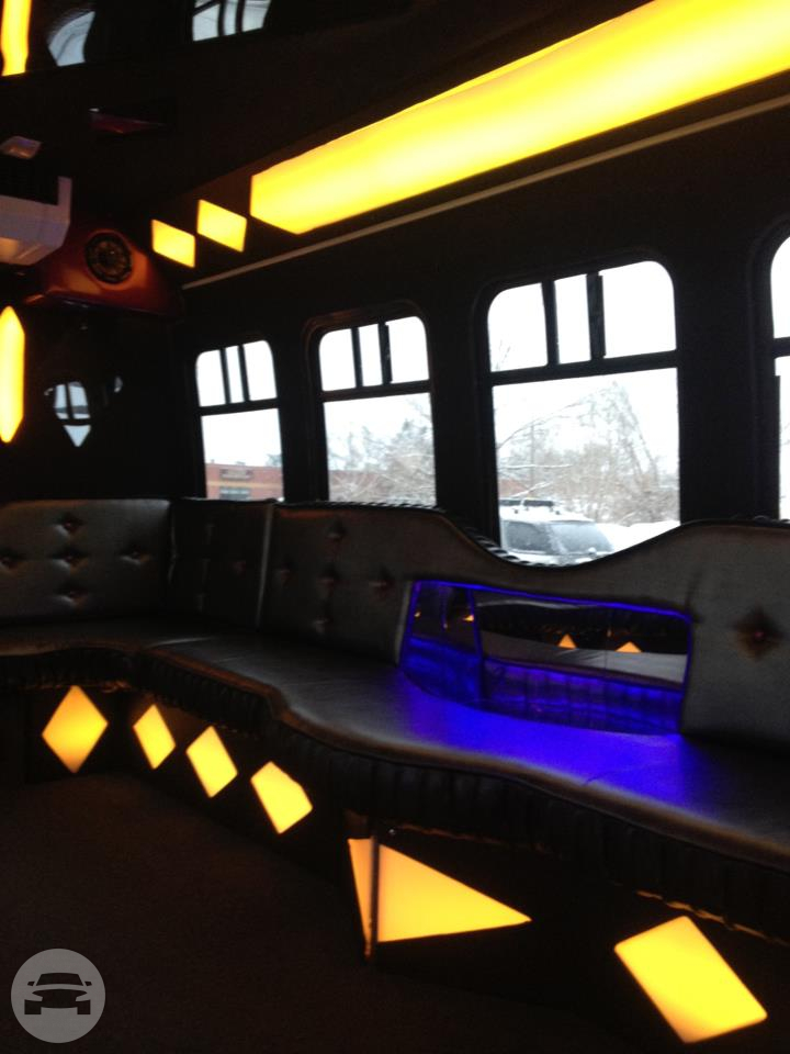 Party Limo Bus #1
Party Limo Bus /
Denver, CO

 / Hourly $0.00
