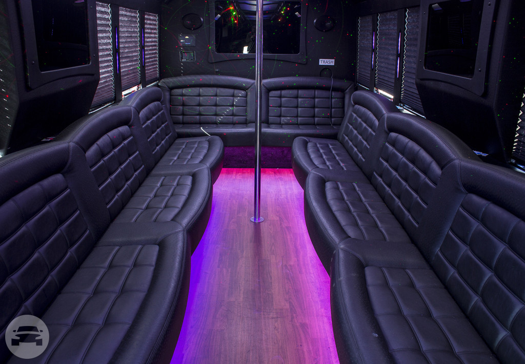 25 passenger Ford Limo Bus
Party Limo Bus /
Chicago, IL

 / Hourly $0.00
