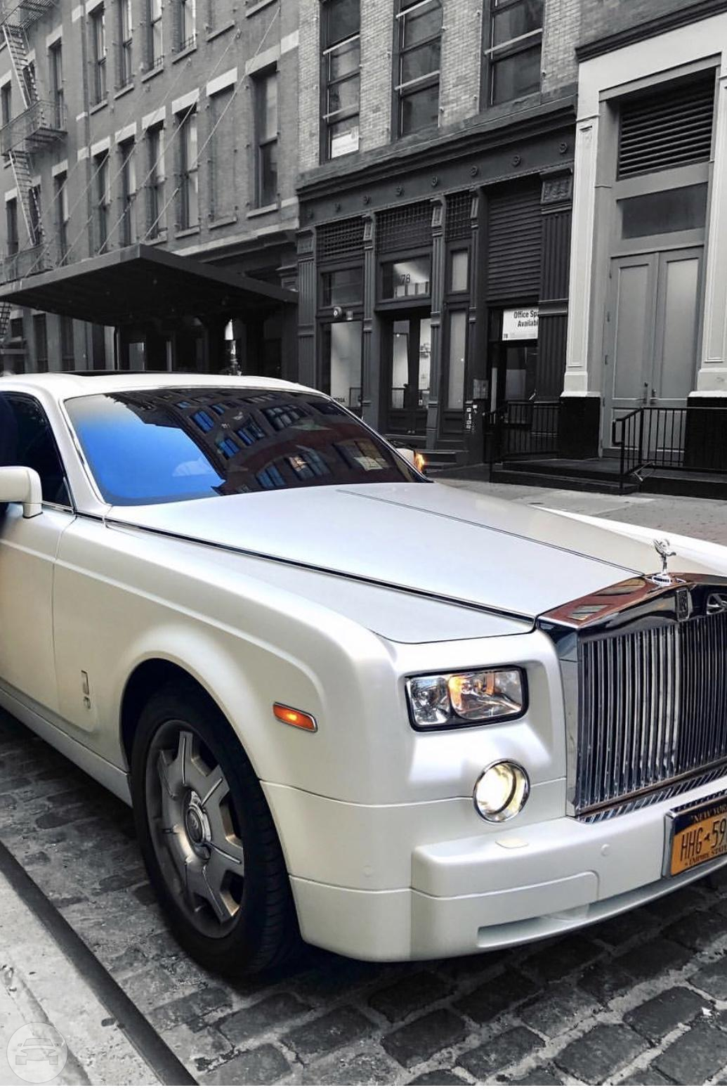 Rolls Royce PhantomVII
Limo /
New York, NY

 / Hourly $400.00
