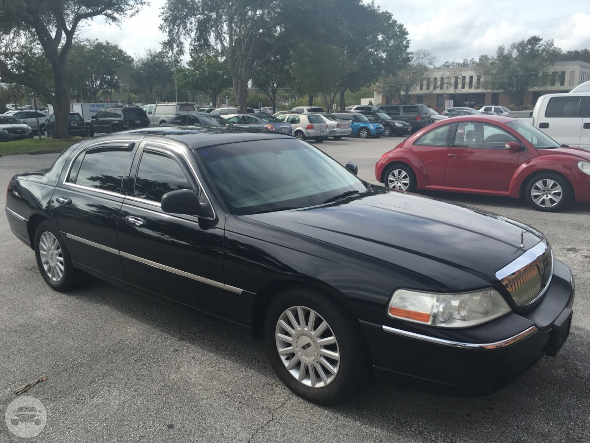 Lincoln Towncar
Sedan /
Orlando, FL

 / Hourly $75.00
