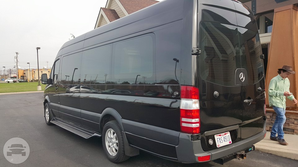 14 passenger Mercedes Limo Bus
Party Limo Bus /
Cleveland, OH

 / Hourly $0.00
