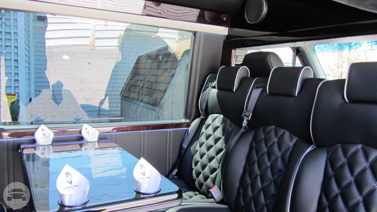 New Mercedes Luxury Sprinter 14 pass
Coach Bus /
New York, NY

 / Hourly $0.00
