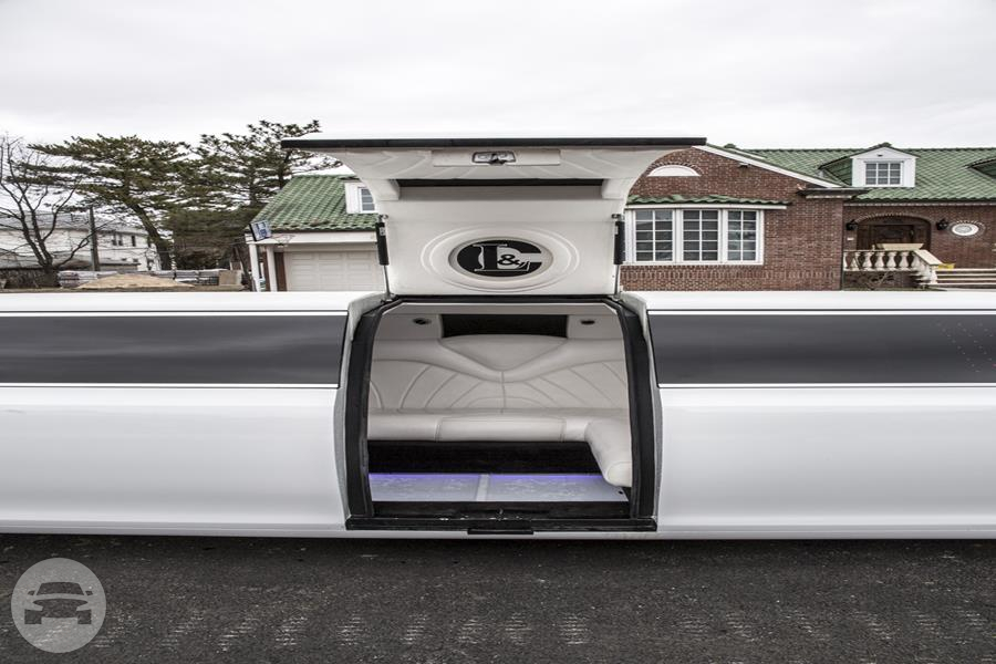 2014 Chrysler 300 Stretched Limo LQ
Limo /
Jersey City, NJ

 / Hourly $100.00
 / Hourly $120.00
