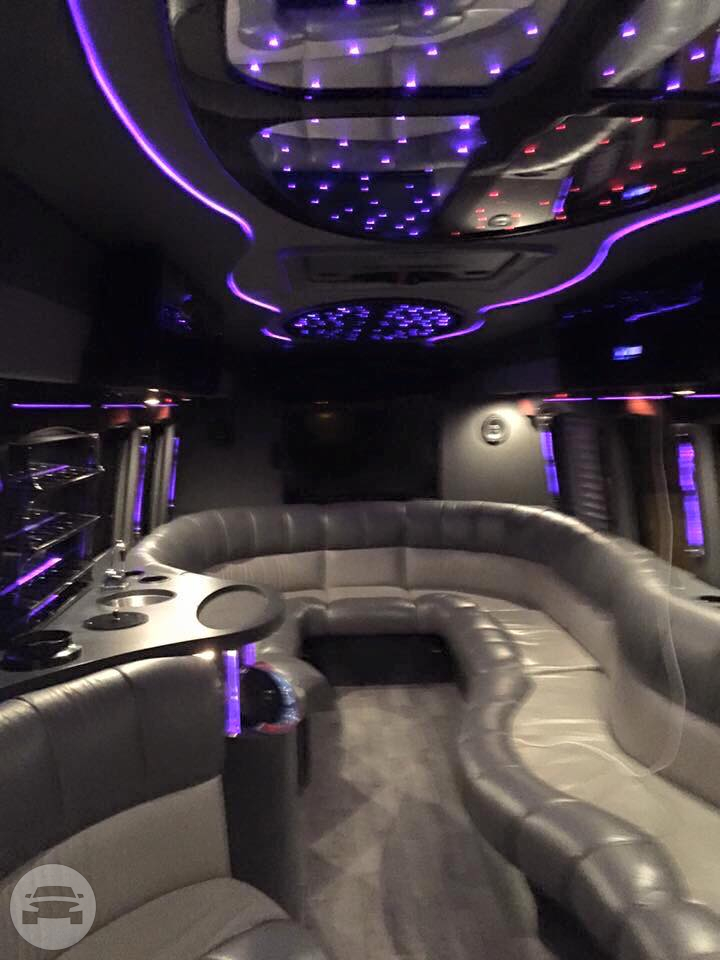 Pearl Party Bus
Party Limo Bus /
Portland, OR

 / Hourly $0.00
