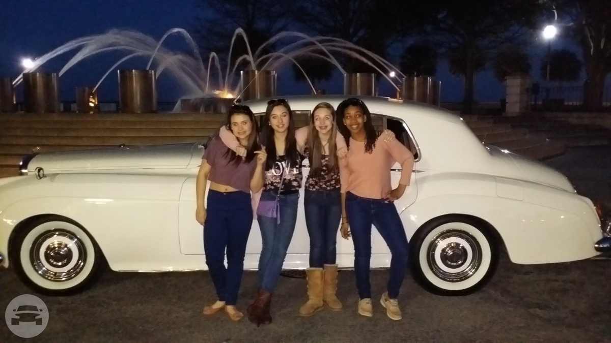 Vintage Luxury
Sedan /
Charleston, SC

 / Hourly $0.00
