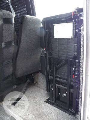 24 Passenger Executive Limo Bus
Coach Bus /
Brentwood, CA 94513

 / Hourly $0.00
