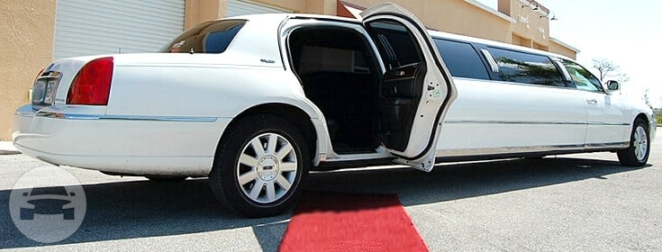White Lincoln Towncar Stretch Limo
Limo /
Cape Coral, FL

 / Hourly $0.00
