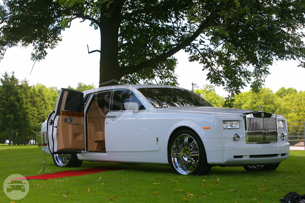 VIP Limo Service: Rolls Royce Phantom Stretch Limo