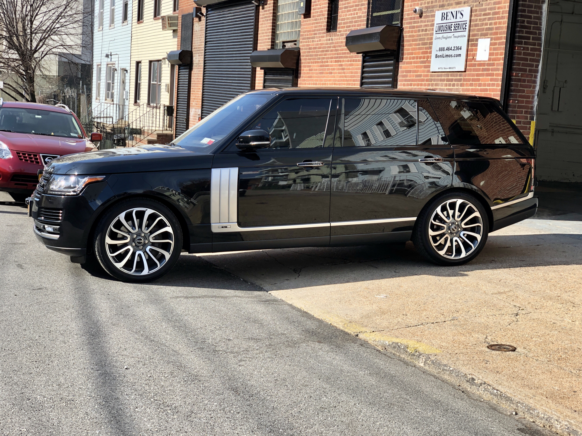 Range Rover Supercharged Long Wheelbase
SUV /
New York, NY

 / Hourly $0.00
