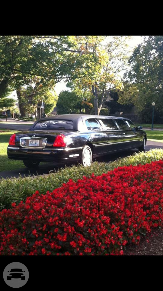 8 Passenger Executive Lincoln Town Car Stretch
Limo /
Lexington, KY

 / Hourly $0.00
