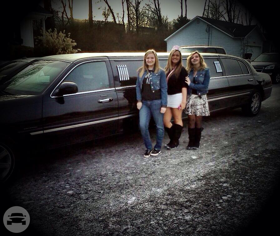 8 Passenger Executive Lincoln Town Car Stretch
Limo /
Lexington, KY

 / Hourly $0.00
