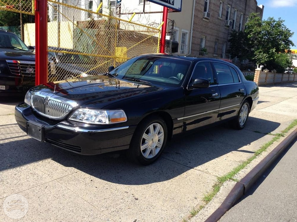 Lincoln Town Car
Sedan /
Atlanta, GA

 / Hourly $0.00
