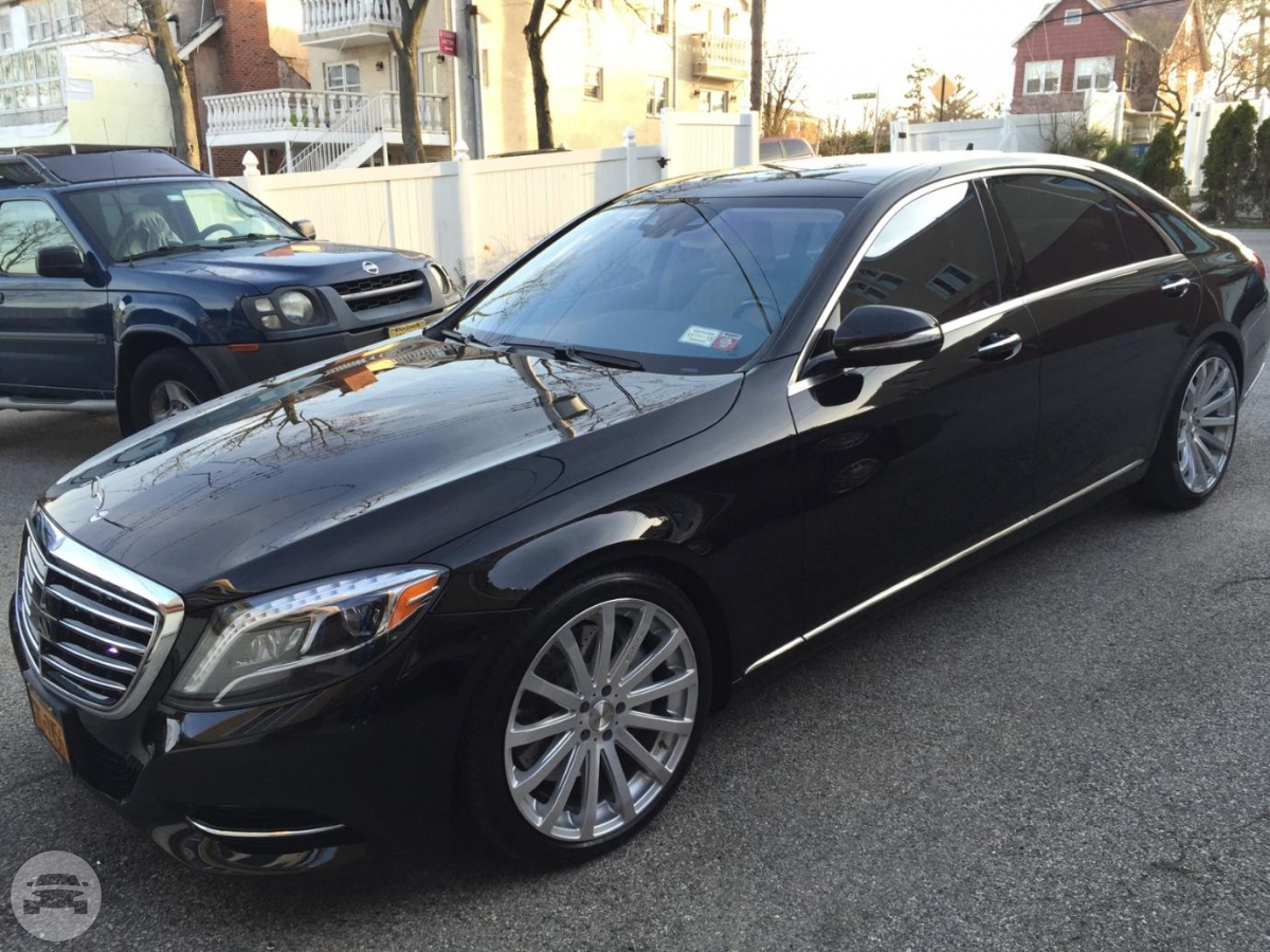 Mercedes Benz
Sedan /
Scarsdale, NY 10583

 / Hourly $0.00
