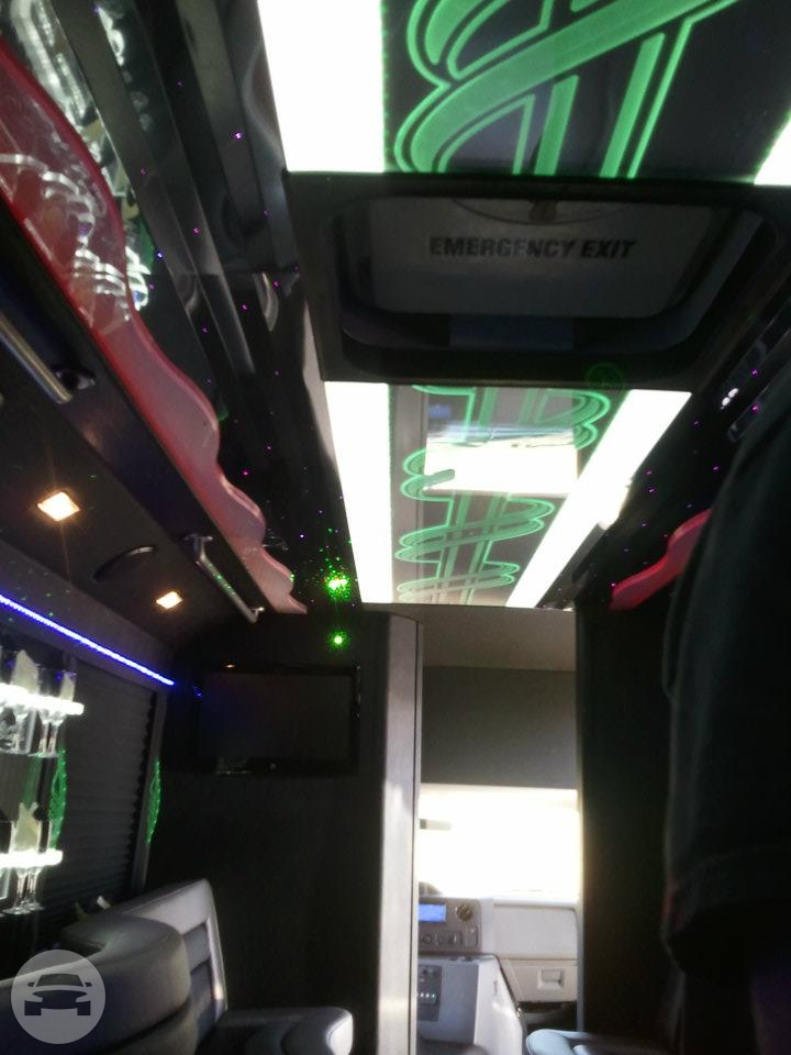 Monarch - Party Bus
Party Limo Bus /
Cleveland, OH

 / Hourly $0.00
