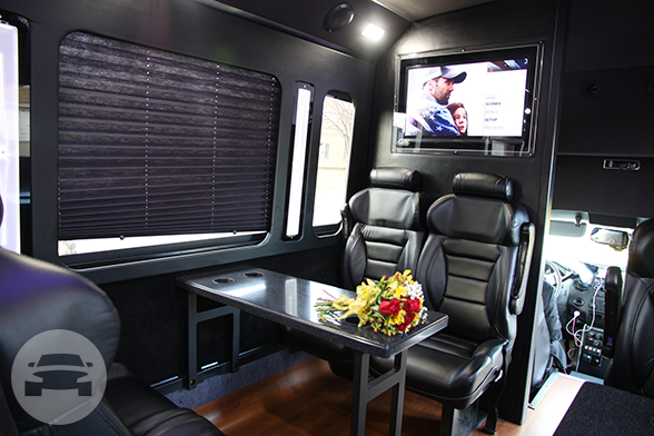 Executive Limo Bus
Coach Bus /
Chicago, IL

 / Hourly $0.00

