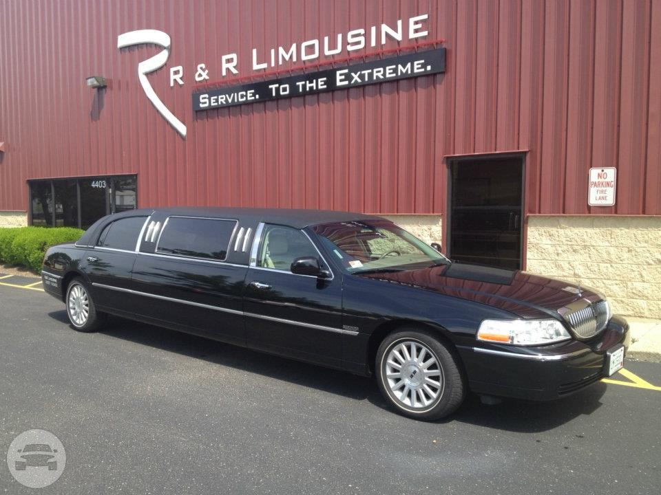 6 Passenger Lincoln Stretch Limousine
Limo /
Louisville, KY

 / Hourly $0.00
