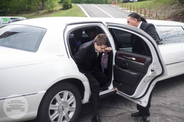 10 Passenger Lincoln Stretch Limousine
Limo /
Boston, MA

 / Hourly $0.00
