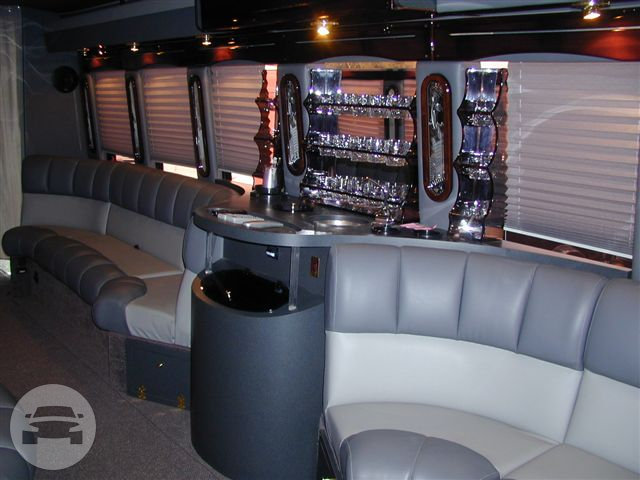 Land Yacht
Party Limo Bus /
Austin, TX

 / Hourly $0.00
