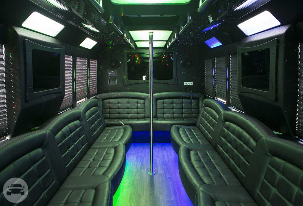 29 passenger Limo Bus
Party Limo Bus /
Chicago, IL

 / Hourly $0.00
