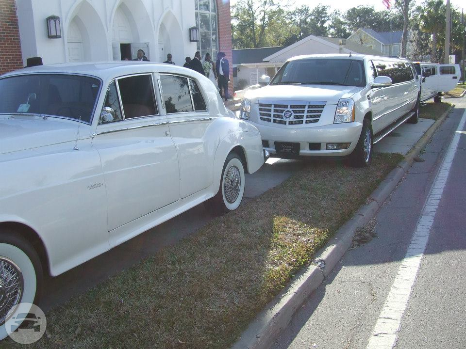 White Cadillac Escalade Limousine (Super Stretch)
Limo /
St. Petersburg, FL

 / Hourly $0.00
