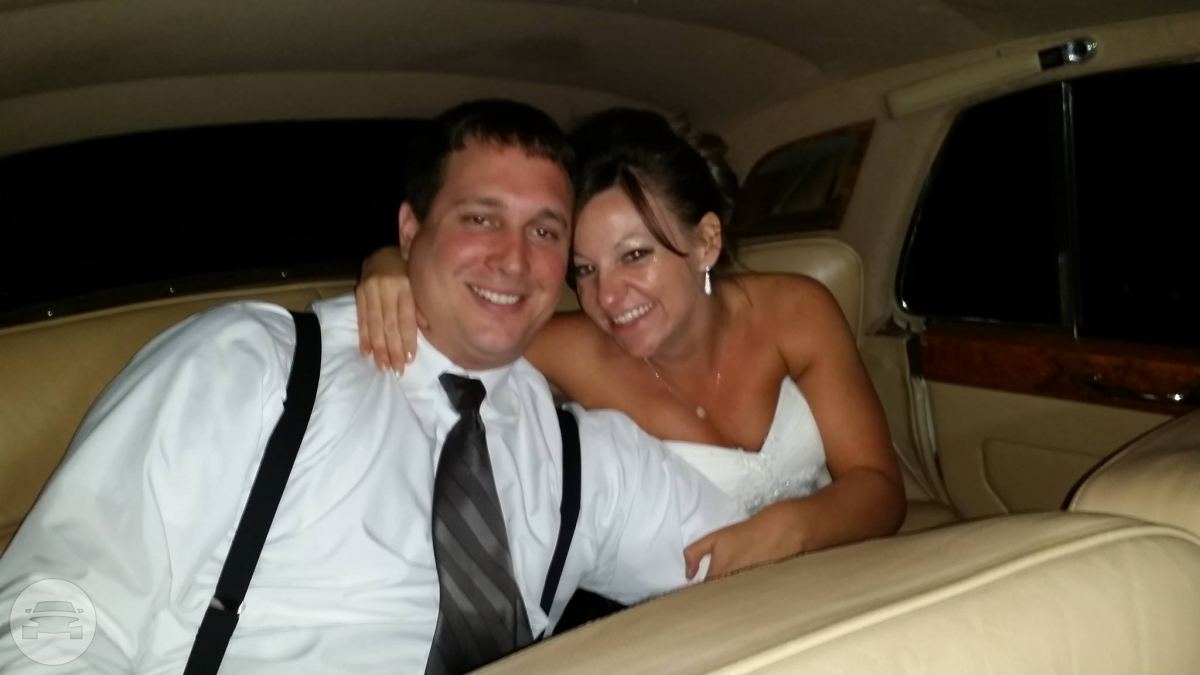 Vintage Luxury
Sedan /
Charleston, SC

 / Hourly $0.00
