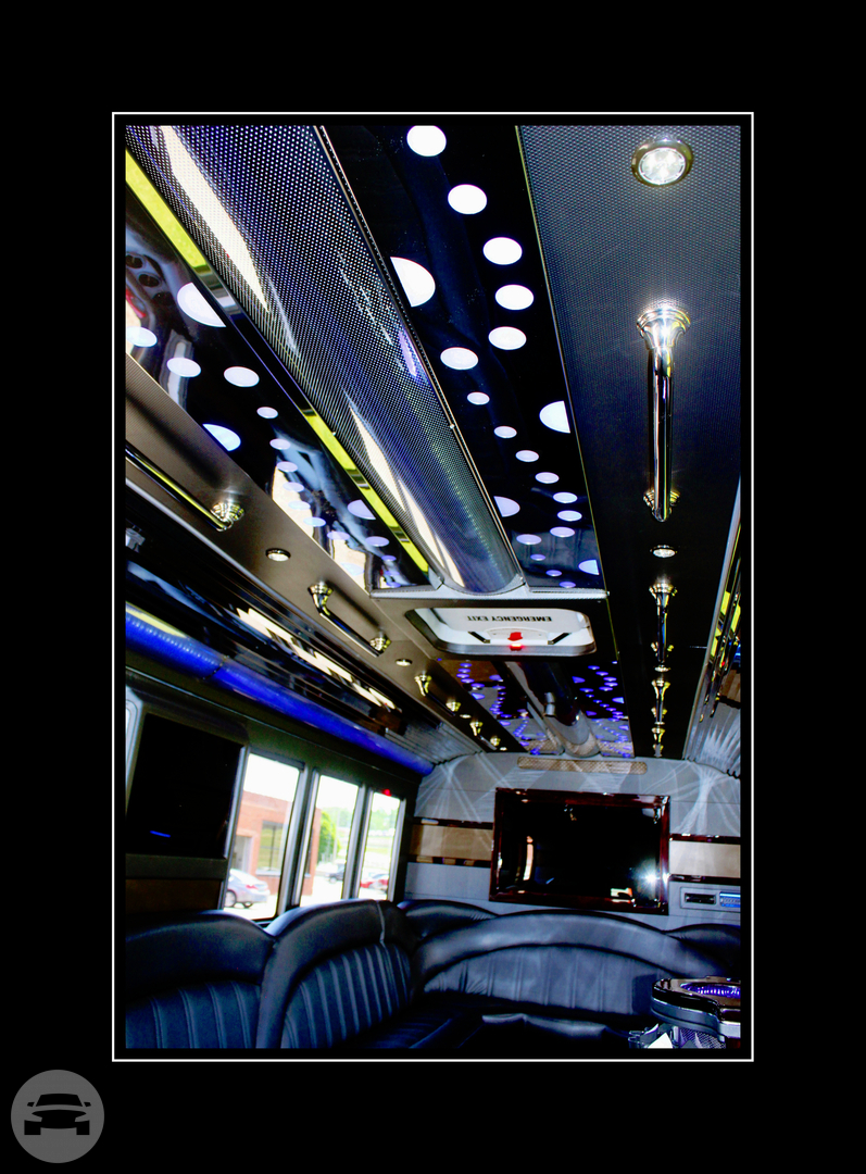 26 Passenger Limo Bus
Party Limo Bus /
Akron, OH

 / Hourly $0.00
