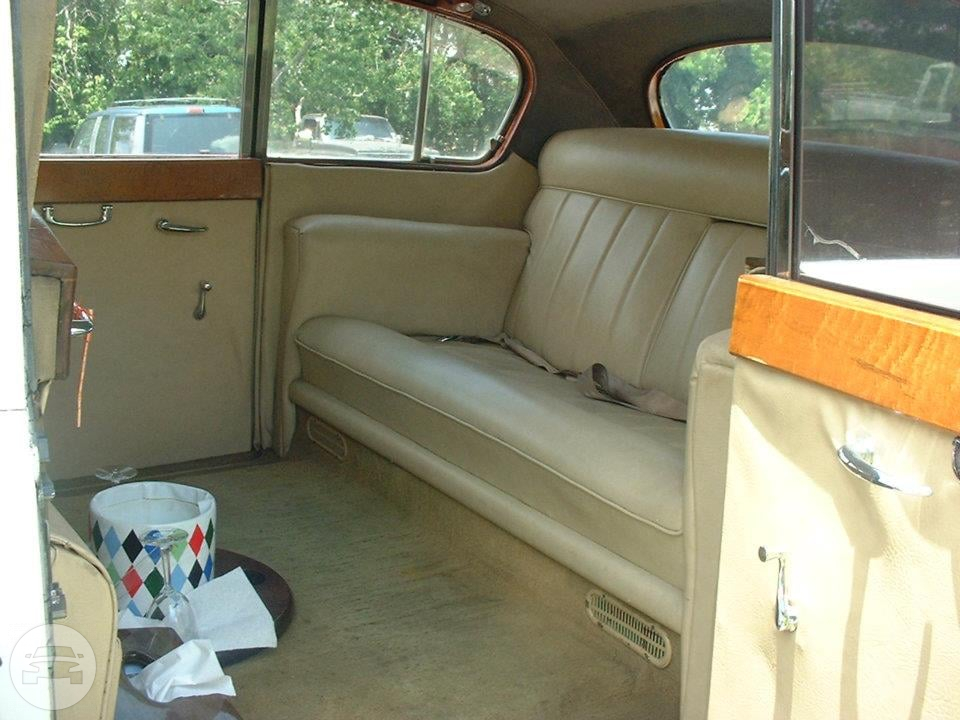 The 1966 Princess
Sedan /
Houston, TX

 / Hourly $0.00
