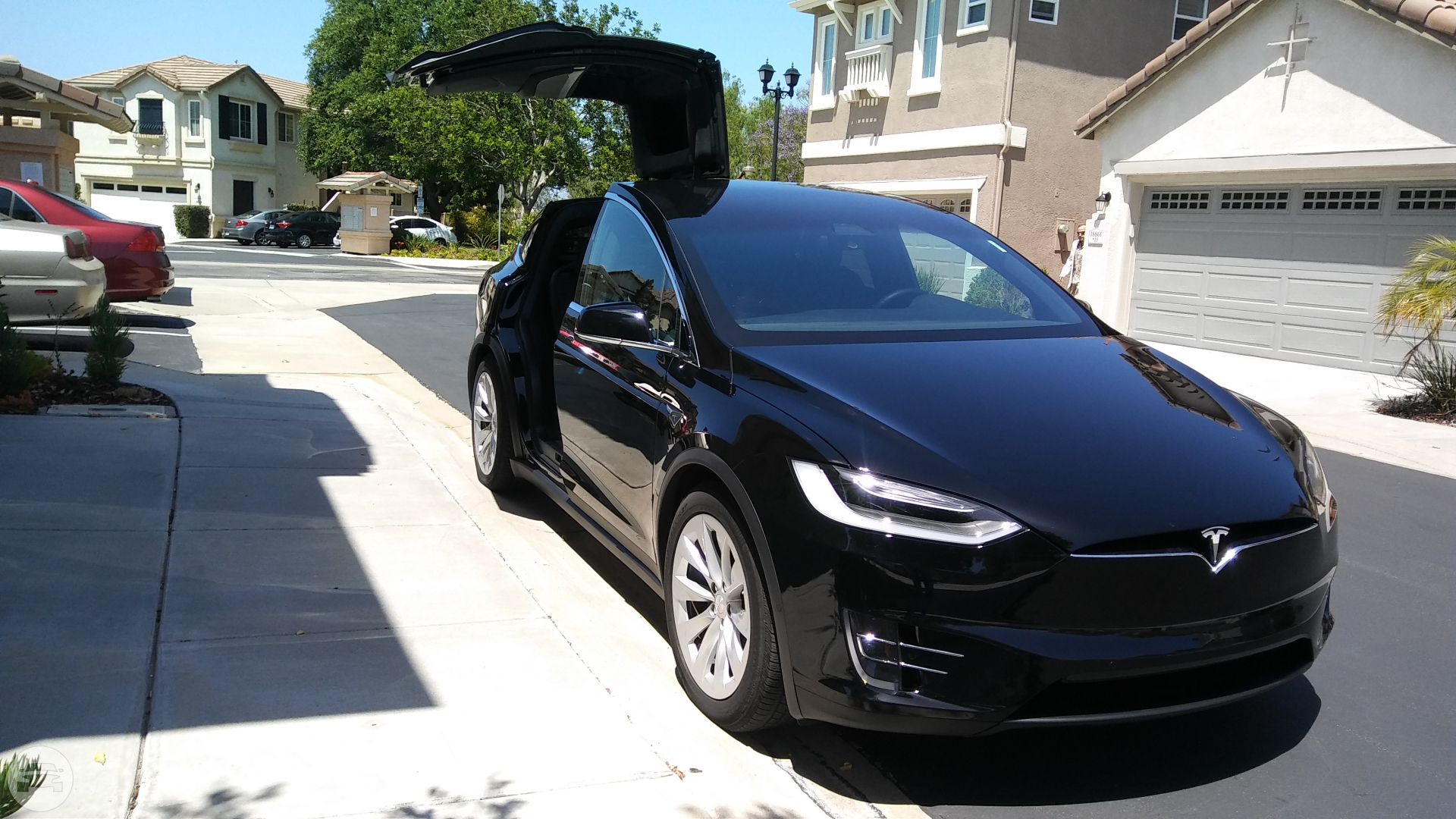 Tesla Model X | Royalty Limousine San Diego: online reservation