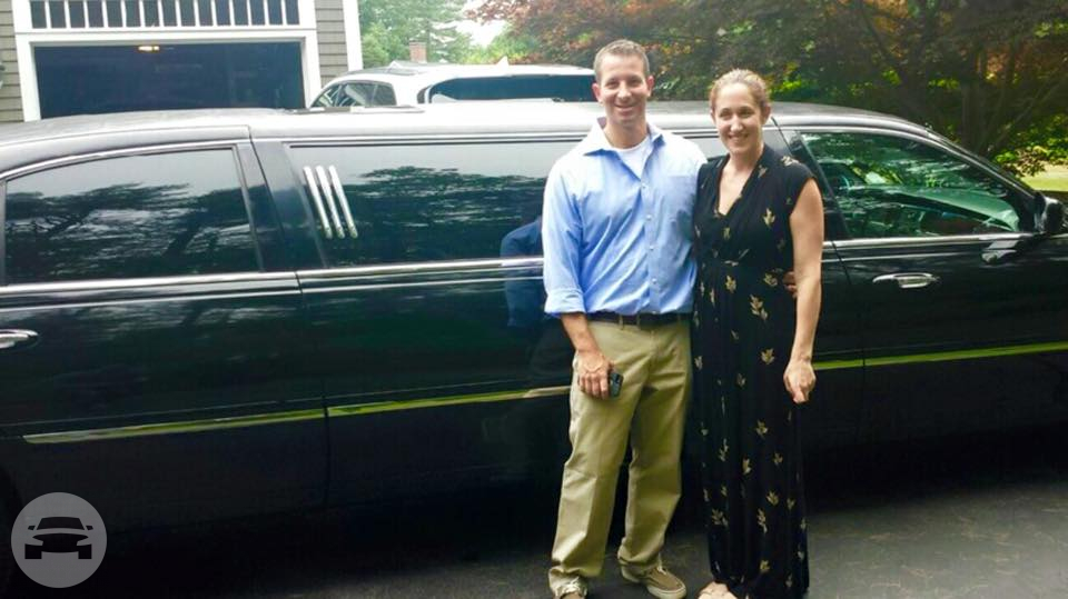 Black Stretch Limousine
Limo /
Plymouth, MA

 / Hourly (Other services) $60.00
