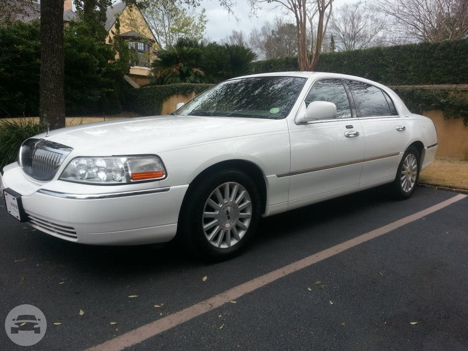 Lincoln Town Car (White)
Sedan /
Charleston, SC

 / Hourly $0.00
