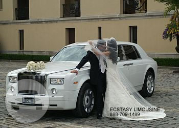 White Rolls Royce Phantom
Sedan /
New York, NY

 / Hourly $0.00
