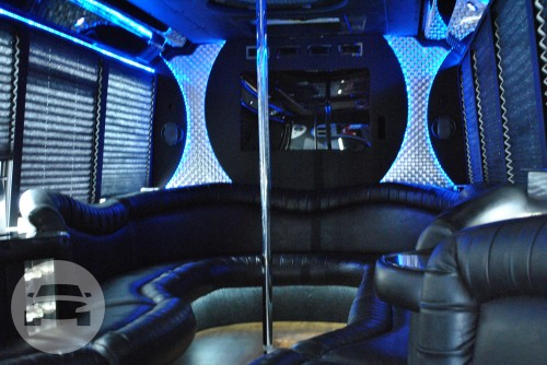 Black Limo Bus
Party Limo Bus /
Cincinnati, OH

 / Hourly $0.00

