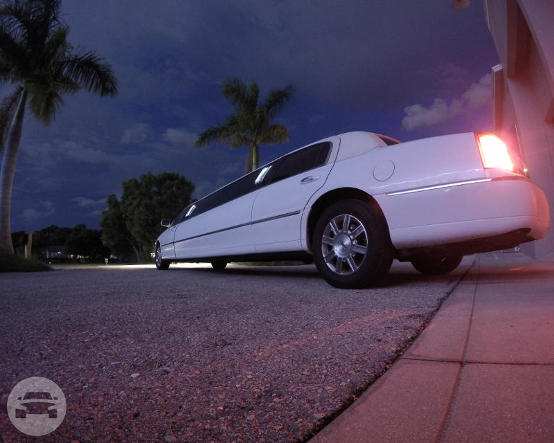White Lincoln Towncar Stretch Limo
Limo /
Tampa, FL

 / Hourly $0.00

