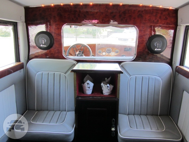 Madam X Bridal Car by Prinzing
Sedan /
New York, NY

 / Hourly $0.00
