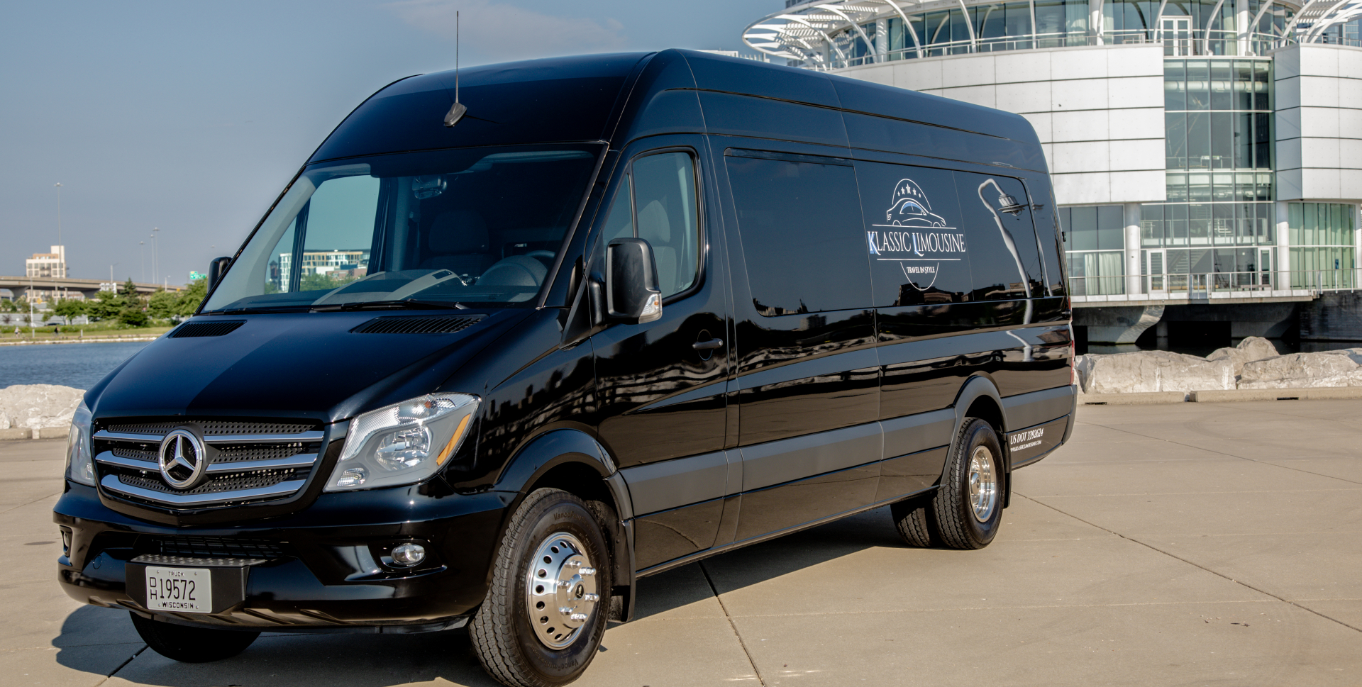 Mercedes-Benz  Sprinter
Party Limo Bus /
Chicago, IL

 / Hourly $0.00
