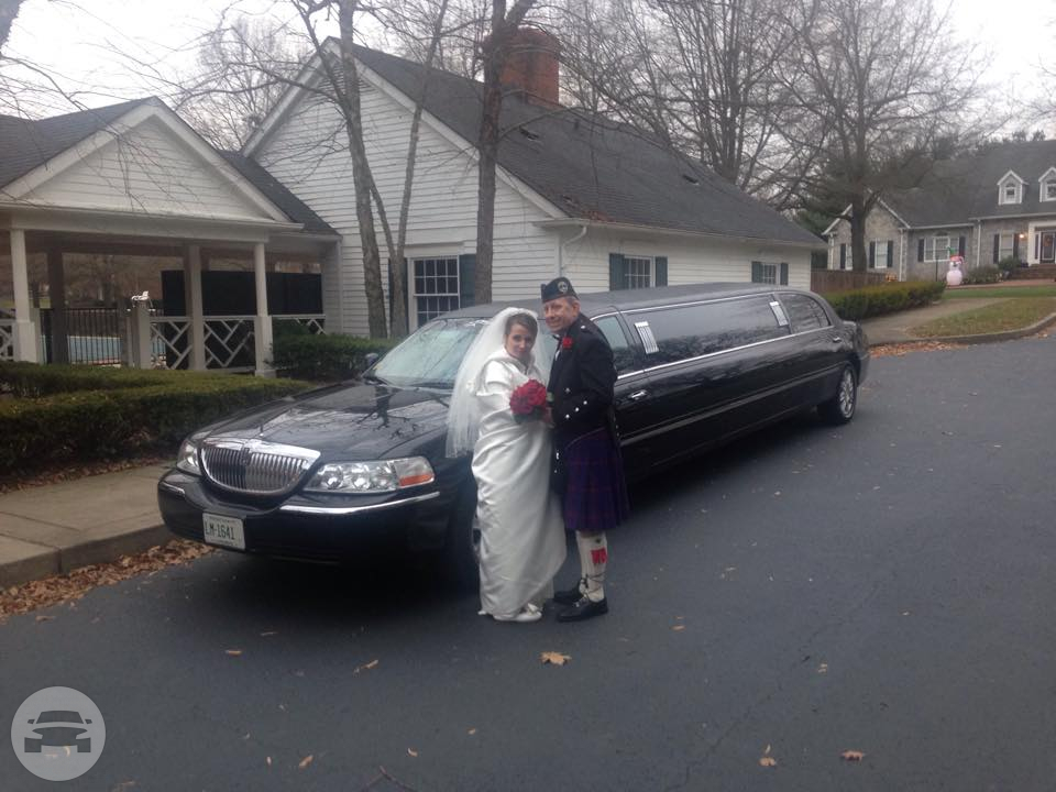 8 Passenger Executive Lincoln Town Car Stretch
Limo /
Lexington, KY

 / Hourly $0.00
