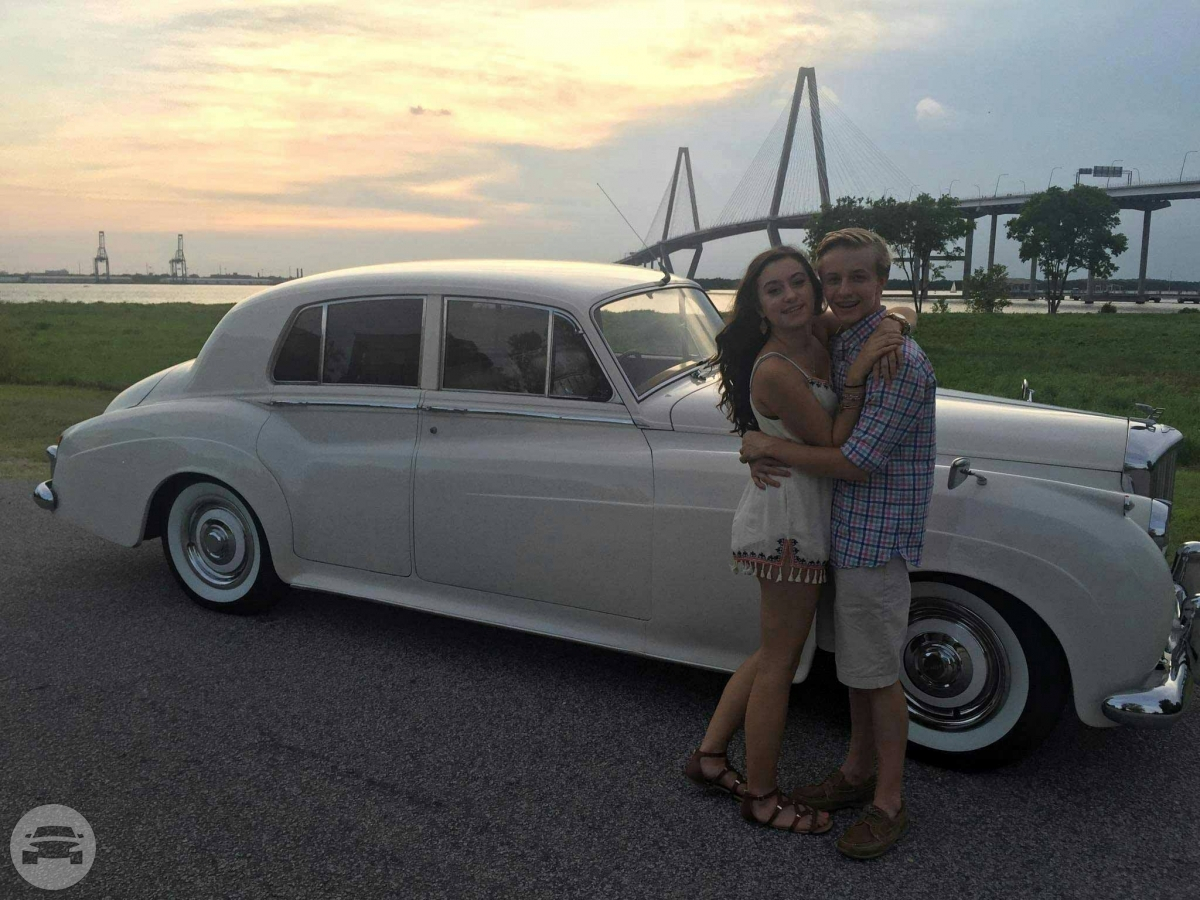 Vintage Luxury
Sedan /
Charleston, SC

 / Hourly $0.00
