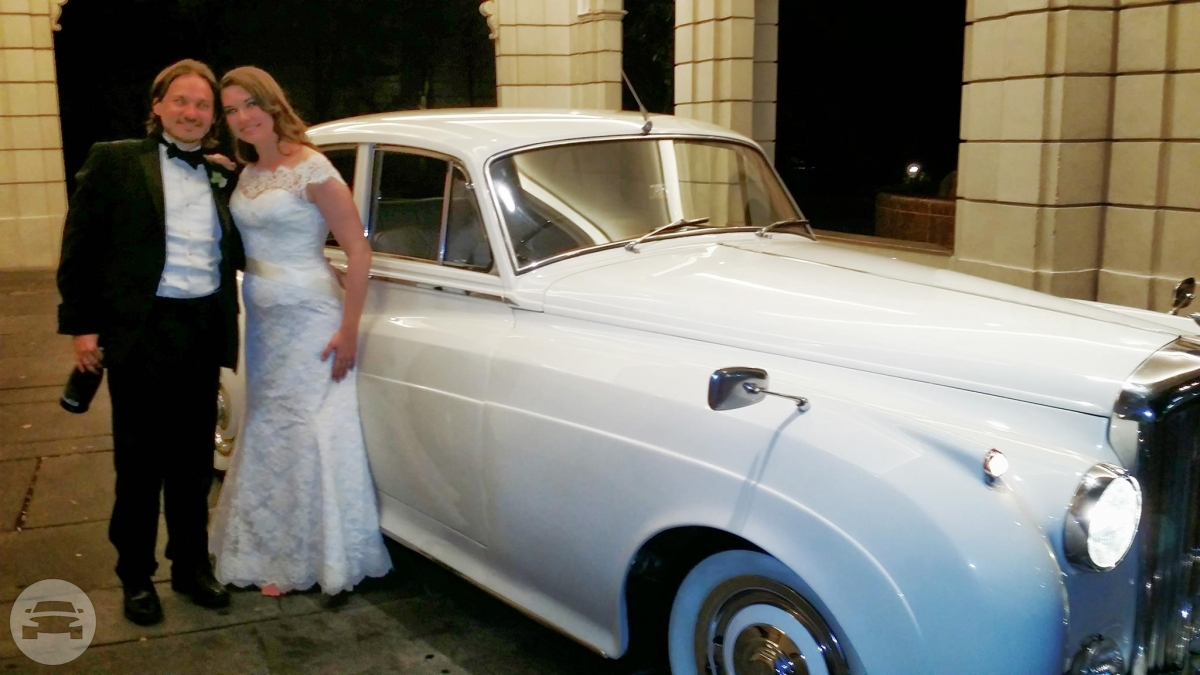 Vintage Luxury
Sedan /
Charleston, SC

 / Hourly $0.00
