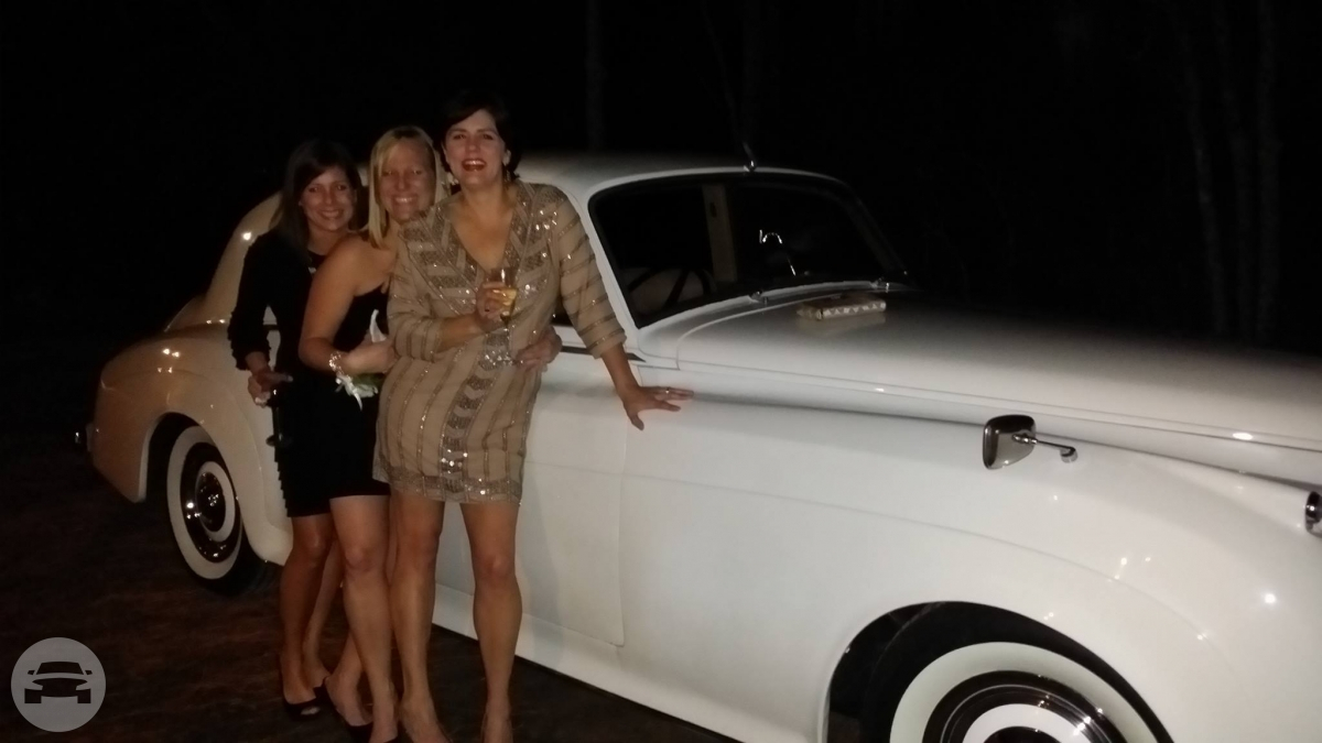 Vintage Luxury
Sedan /
Charleston, SC

 / Hourly $0.00
