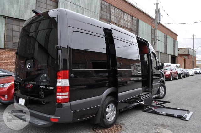 Wheelchair Accessible Mercedes Sprinter Limousine
Coach Bus /
New York, NY

 / Hourly $0.00
