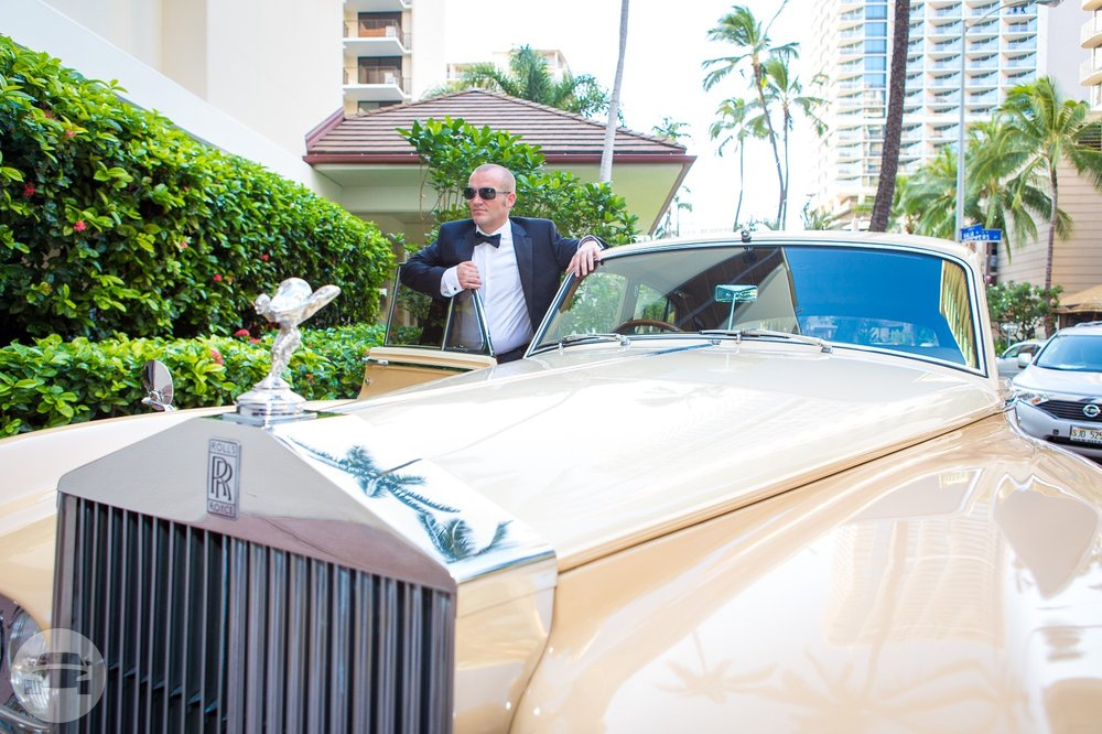 Rolls Royce
Sedan /
Honolulu, HI

 / Hourly $114.00
